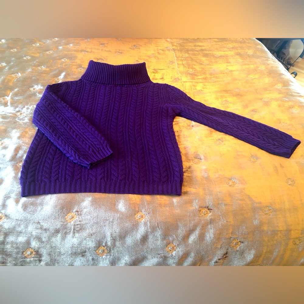 Beautiful Prada cropped cashmere sweater.